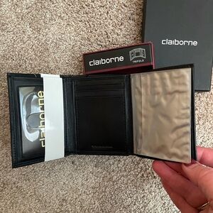Claiborne Mens wallet  NWT